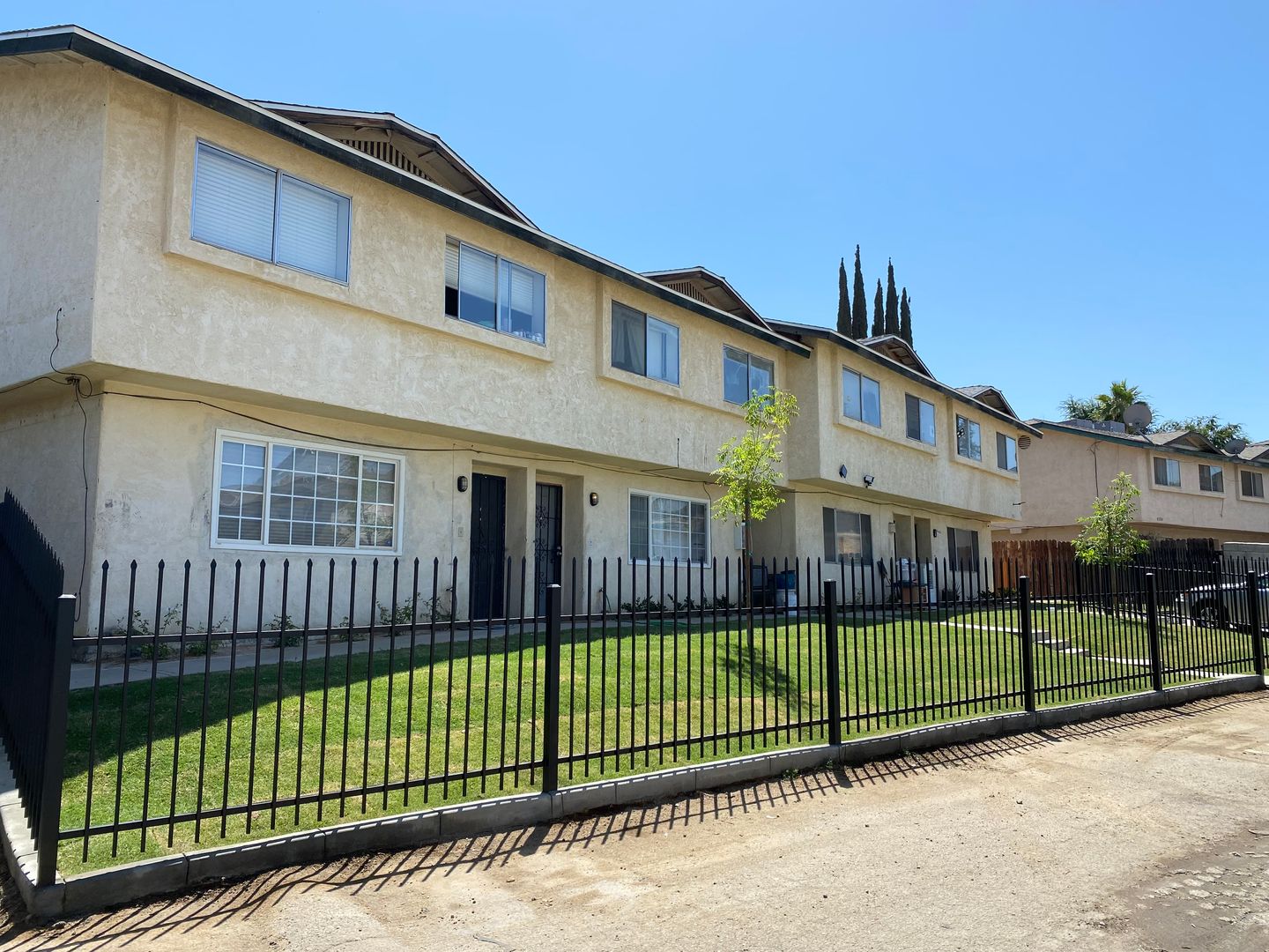 Bakersfield Apartment: 5711 Fairfax Road