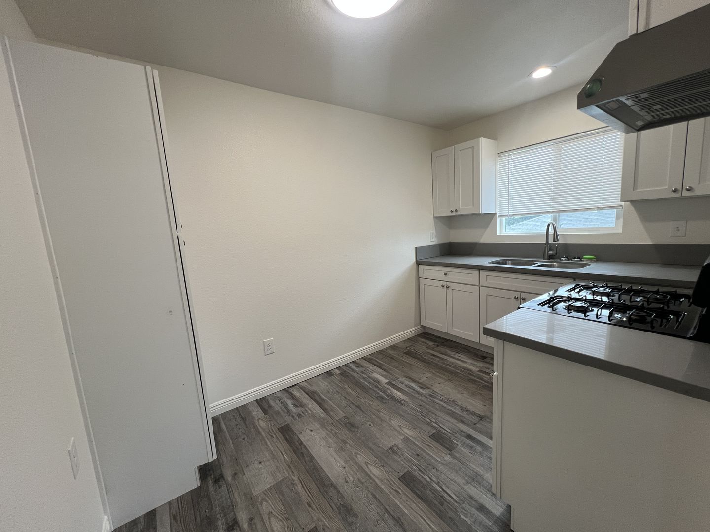 Bakersfield Apartment: 1018-1030 Miller Street