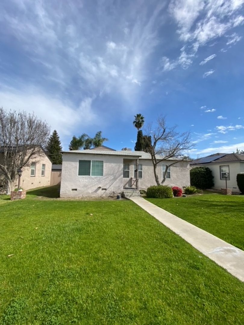 Bakersfield House: 230 Beech St