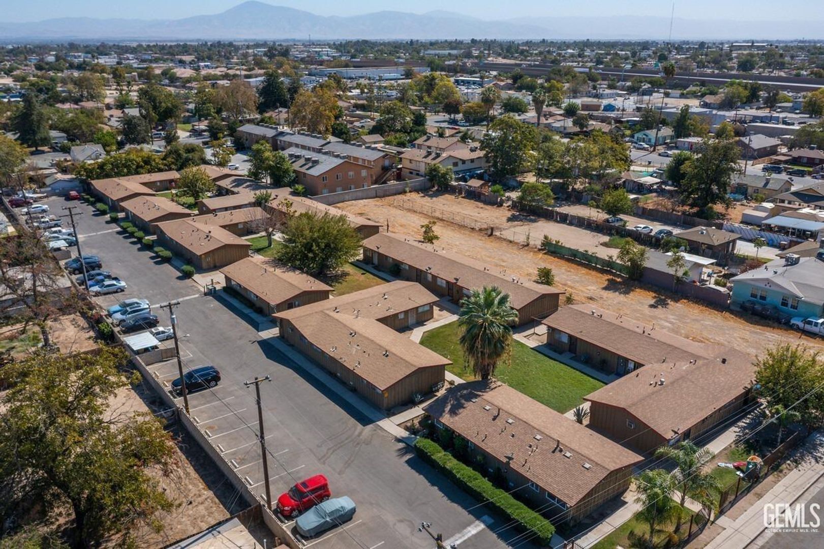 Bakersfield Apartment: 132 L Street