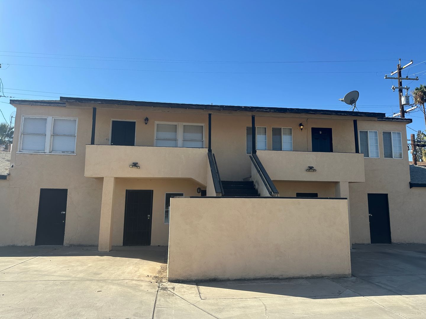 Bakersfield Apartment: 2325 Chester Lane