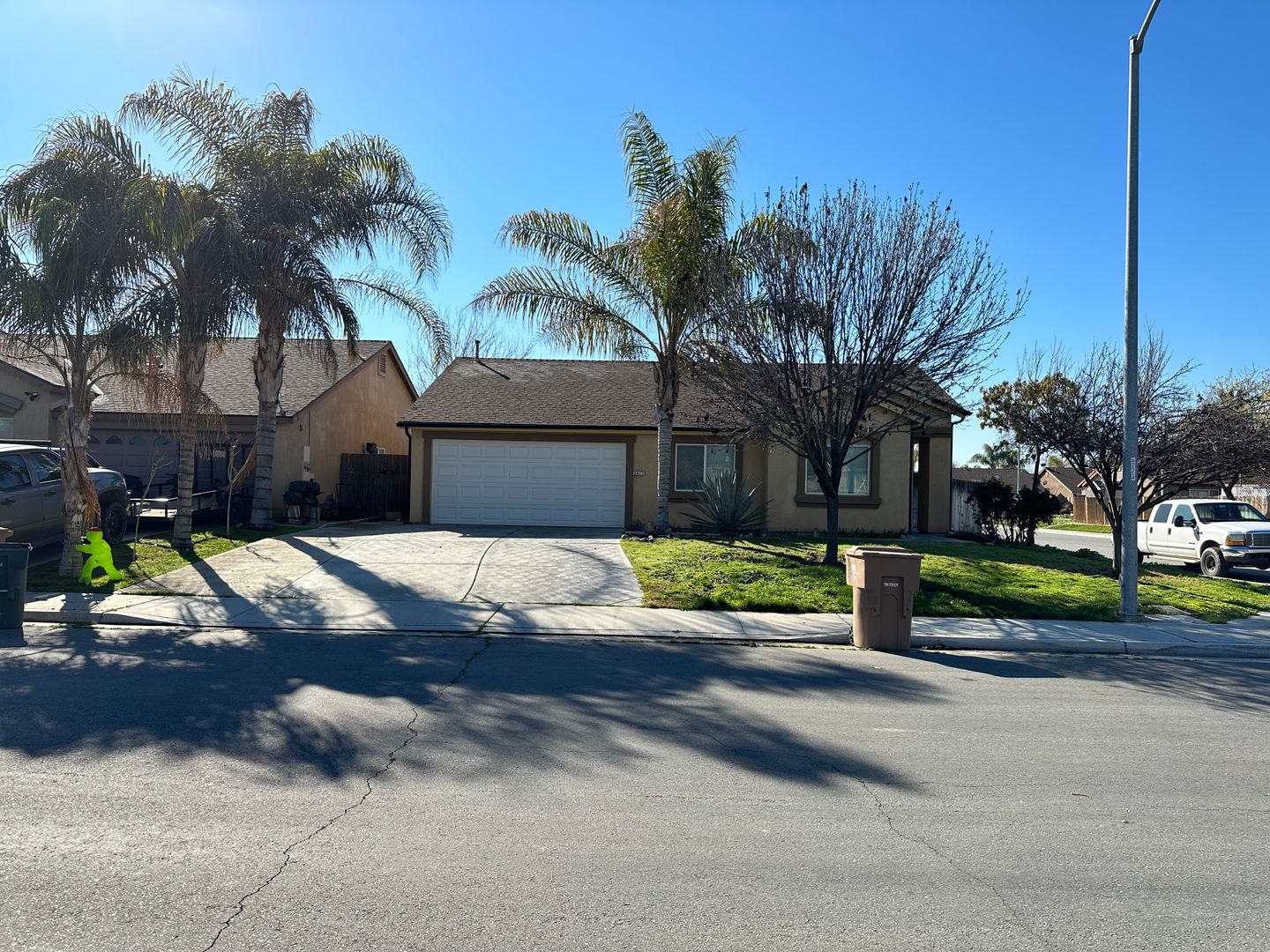 Bakersfield House: 2417 January Dr