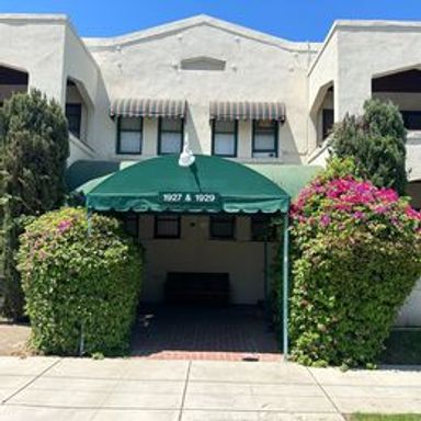 Furnished 1 Bed 1 Bath - Downtown – photo 1