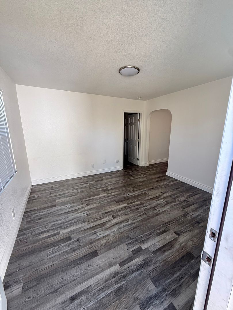 Bakersfield Apartment: 1018-1030 Miller Street