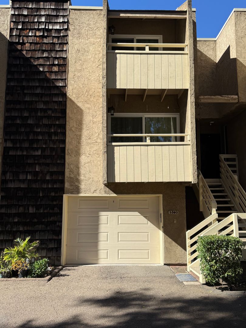 La Mesa House: 5360 Lake Murray Blvd