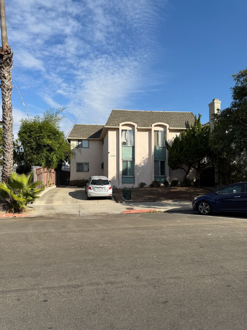 San Diego Apartment: 1224 Pennsylvania Ave.