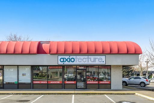 Creative Corner Office/Retail Space – 1,237 SF with Monument Signage & Parking – photo 1