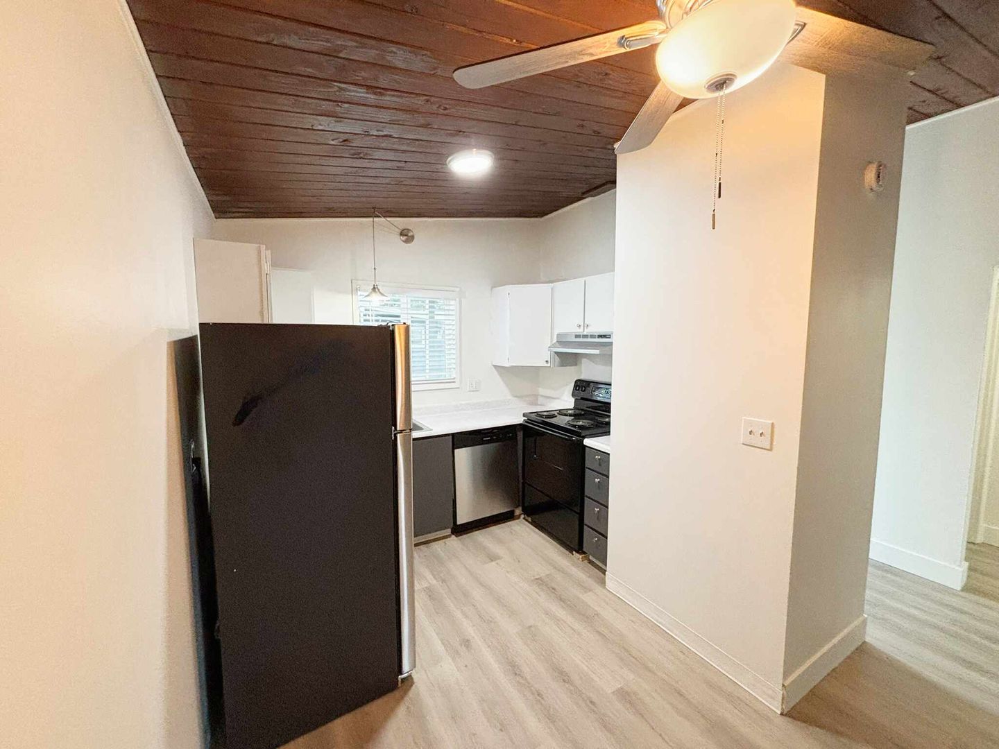 Beaverton Apartment: 6200 SW Hall Blvd