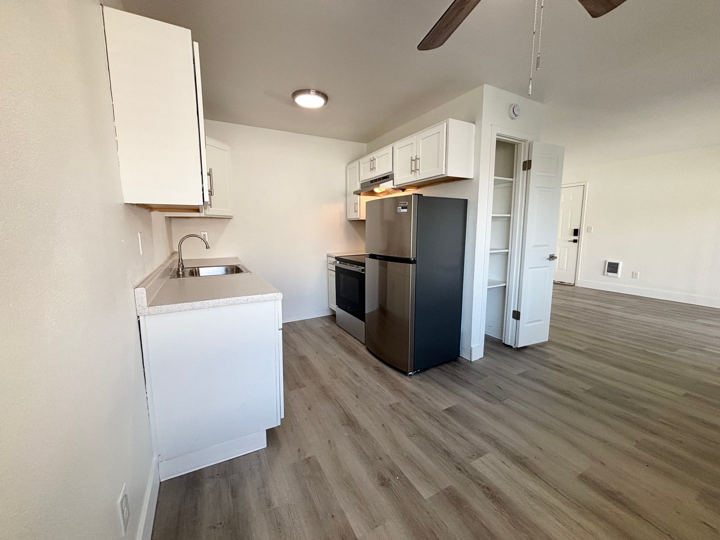 Aloha Apartment: 2875 SW 214th Ave