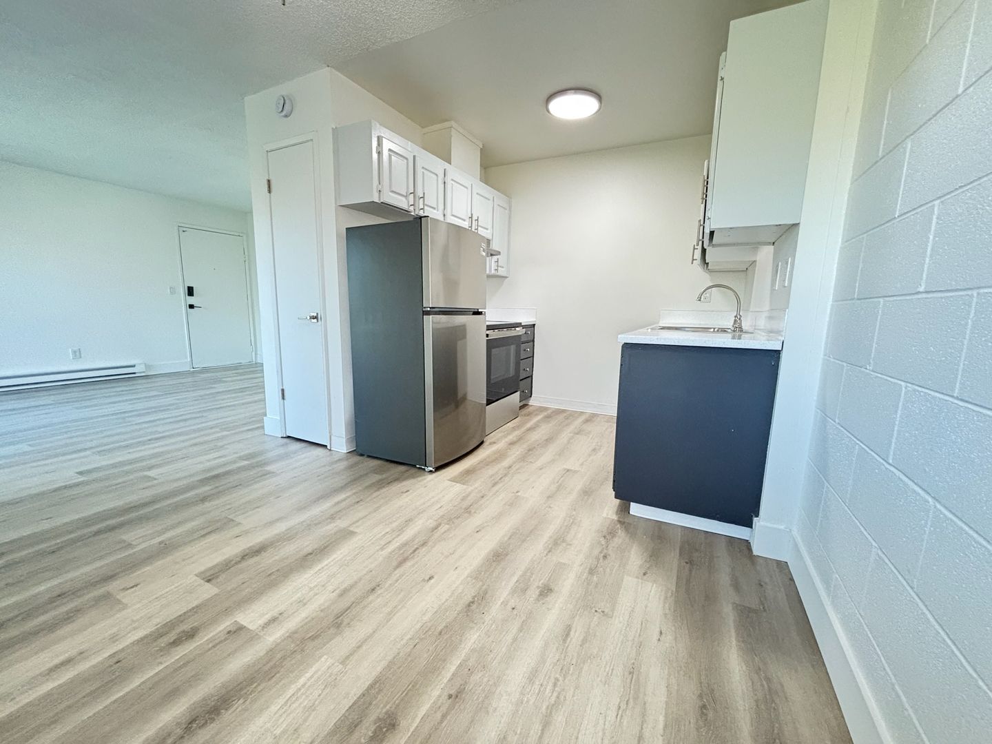 Aloha Apartment: 2875 SW 214th Ave