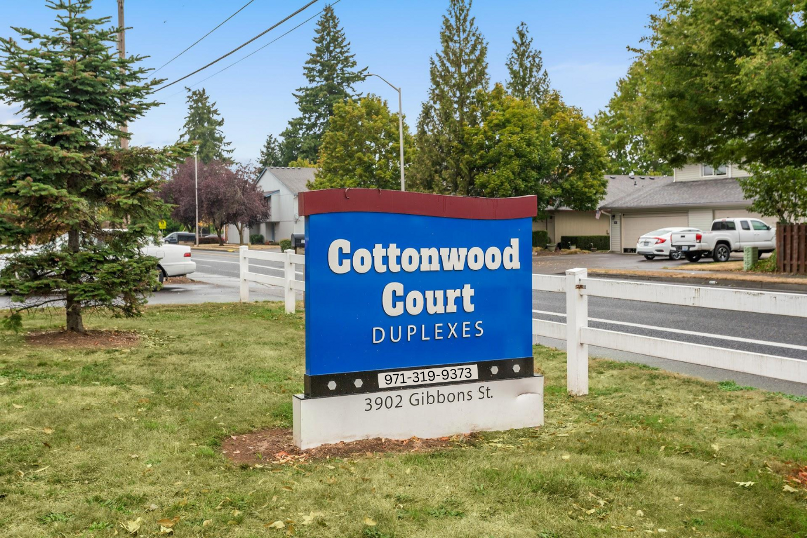 Vancouver Apartment: 3902-3915 Gibbons St