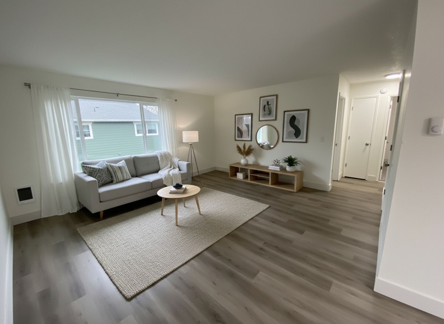 Gladstone Apartment: 6285 Caldwell Rd