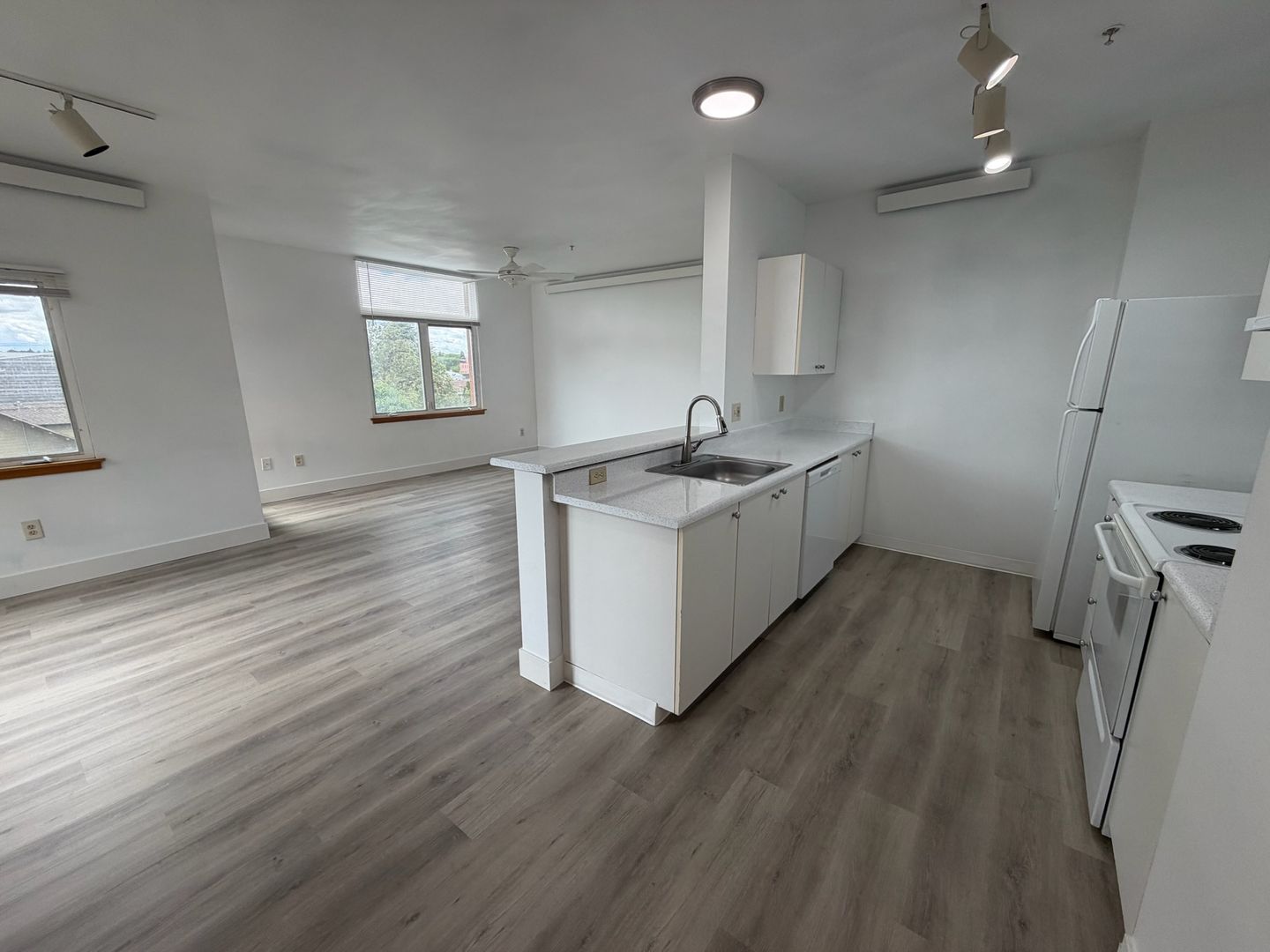 Portland Apartment: 2034 NE 40th Ave