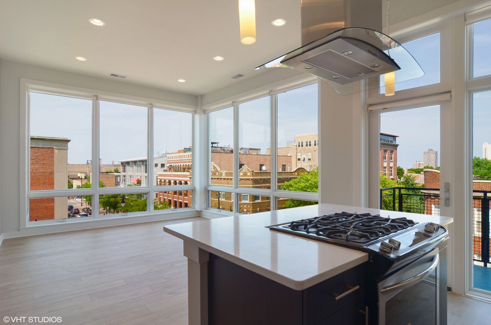 Chicago Apartment: 5058 N. Clark St.
