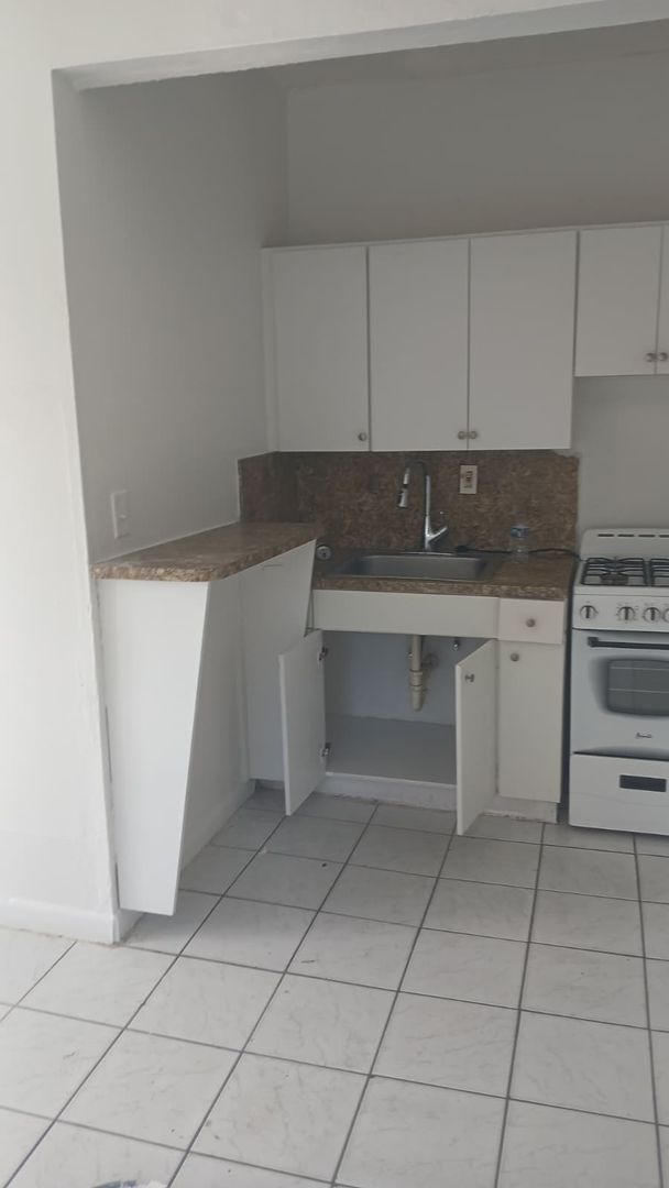Miami Apartment: 235/245 SW 6 Ave