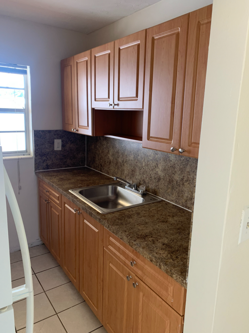 Hialeah Apartment: 1345 W 29 Street