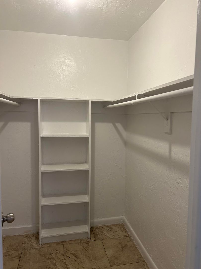 1 Bed / 1 Bath 4 of 9