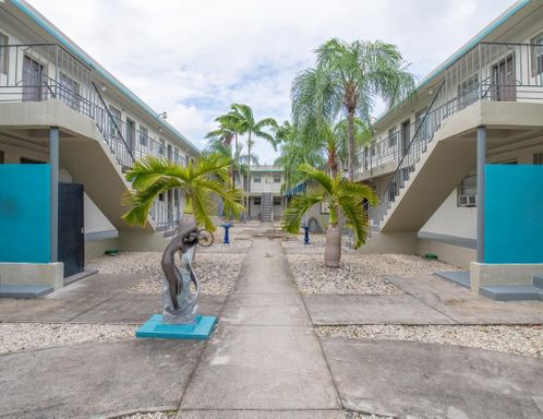 1/1 Downtown Villas apartments for $1450.00 – photo 1