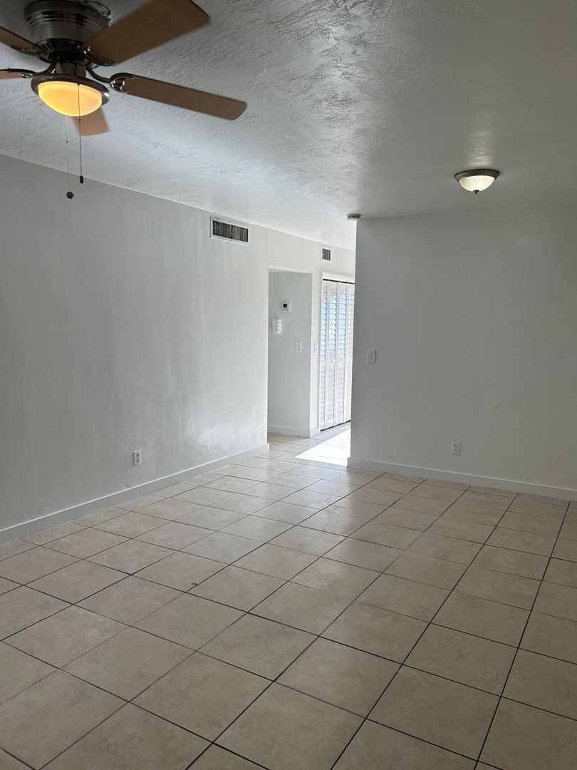 1 Bed / 1 Bath 5 of 9