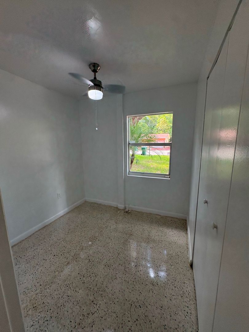 475 ne 164th st / Includes internet and 24-hour surveillance cameras 10 of 12