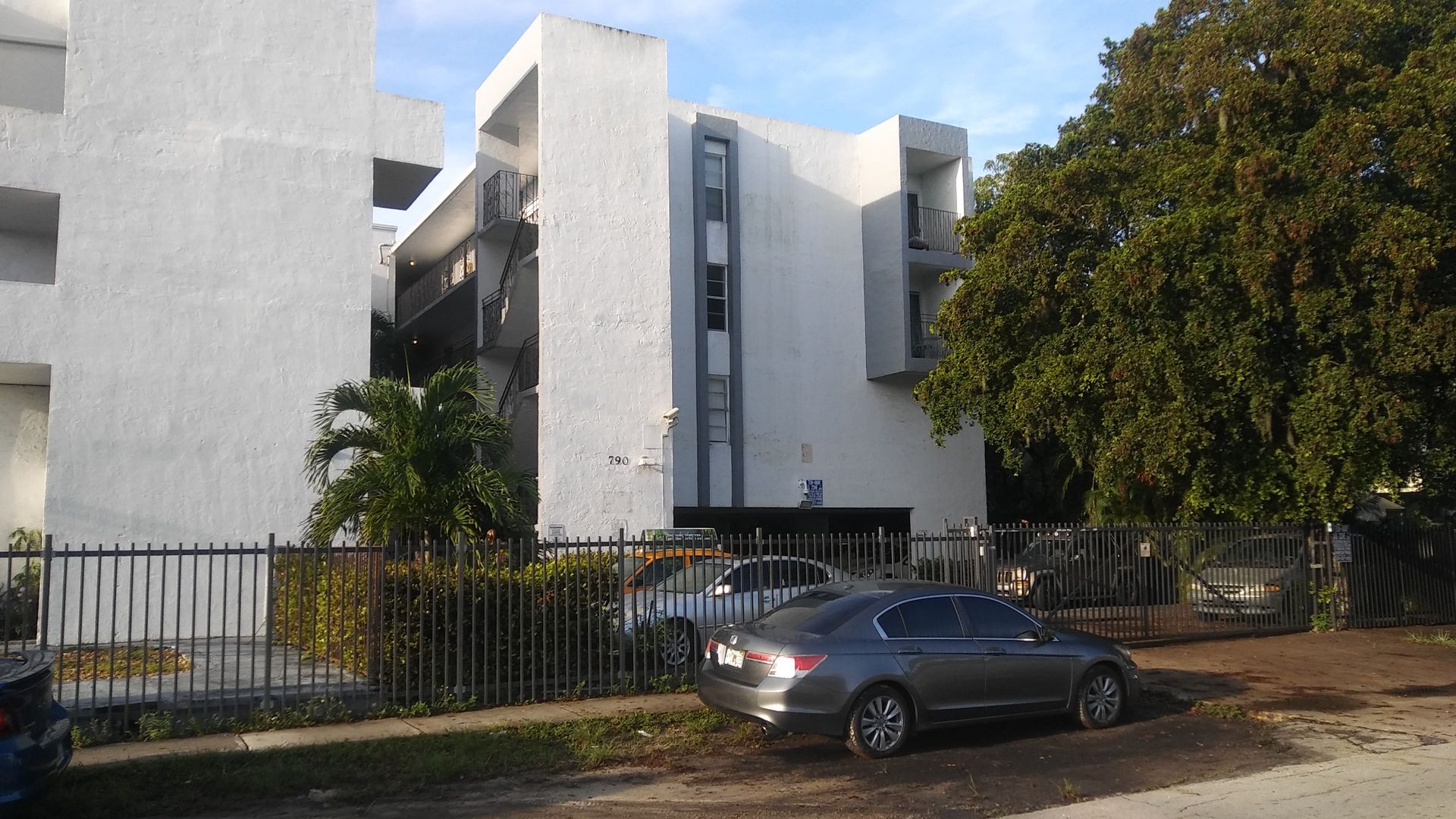 North Miami Apartment: 790 NE 128th Street
