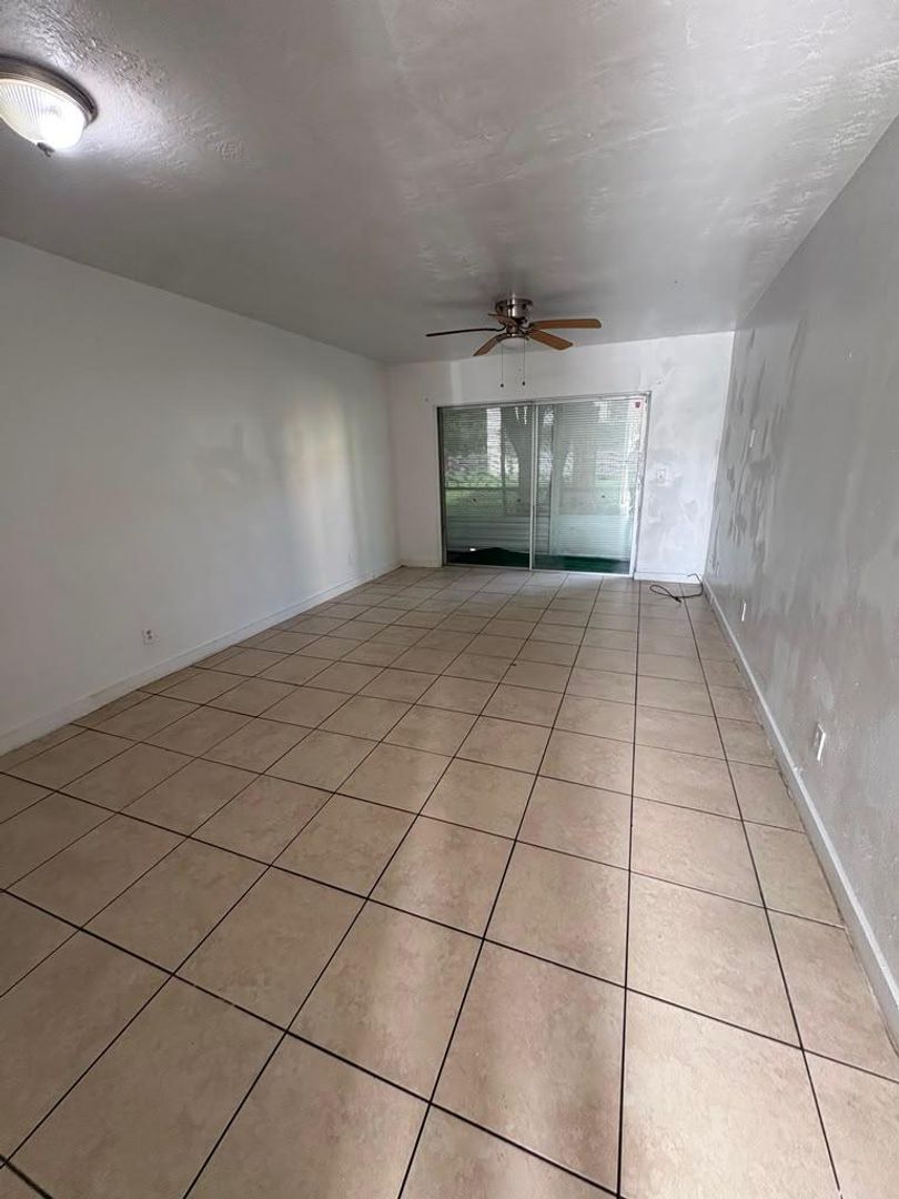 1 Bed / 1 Bath 7 of 9