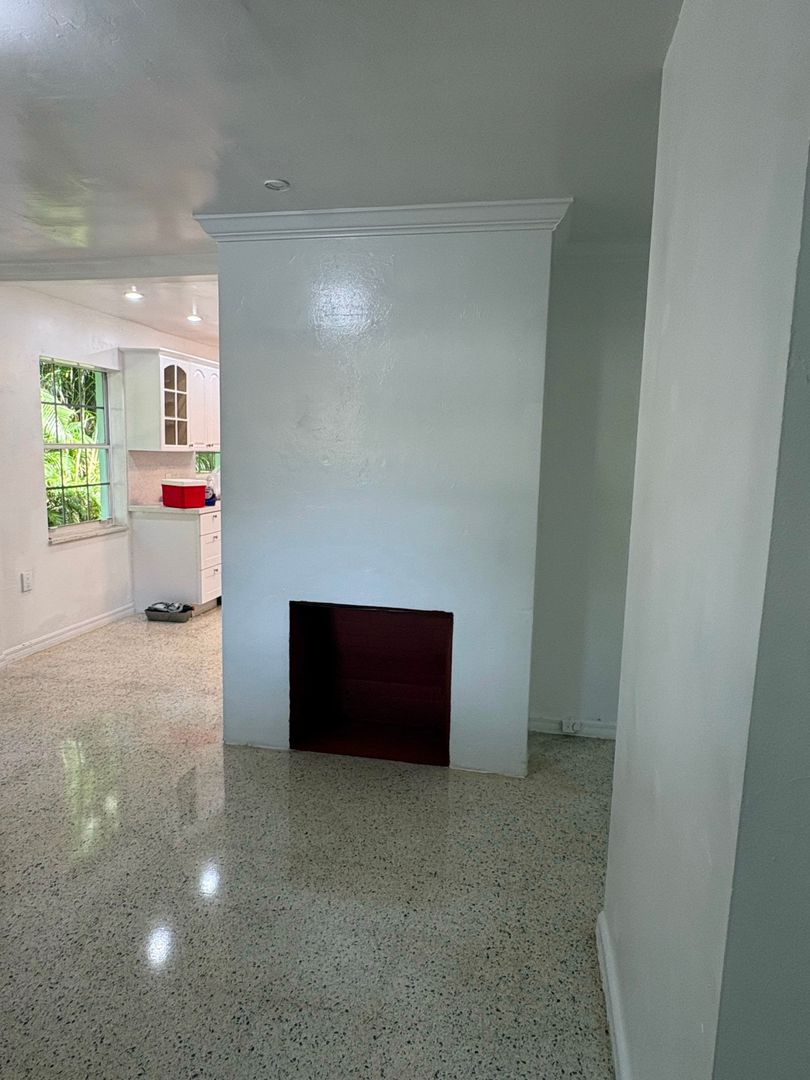 475 ne 164th st / Includes internet and 24-hour surveillance cameras 11 of 12