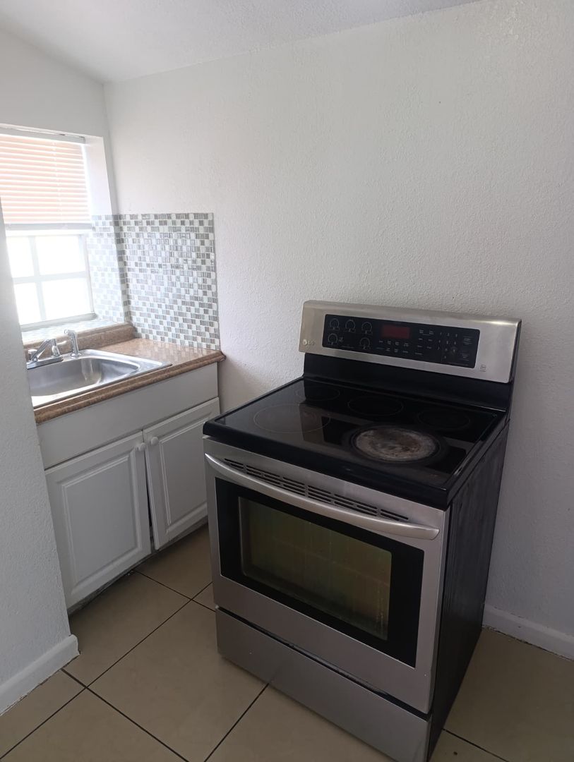 Miami Apartment: 1626 W Flagler St
