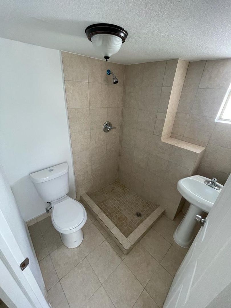 Miami Apartment: 1626 W Flagler St