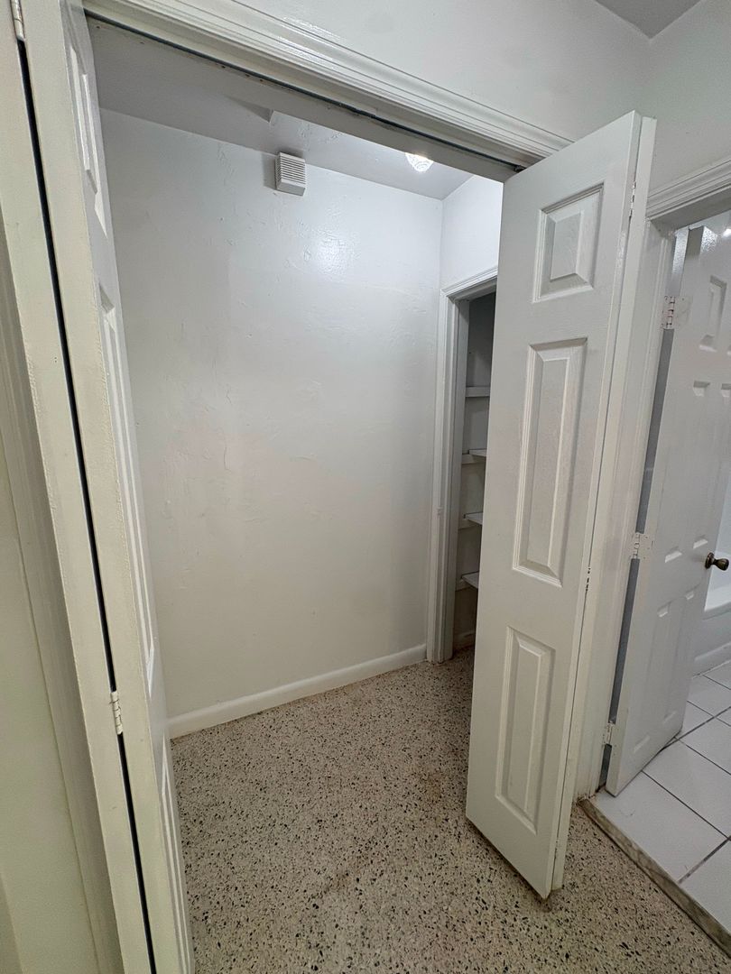 475 ne 164th st / Includes internet and 24-hour surveillance cameras 6 of 12