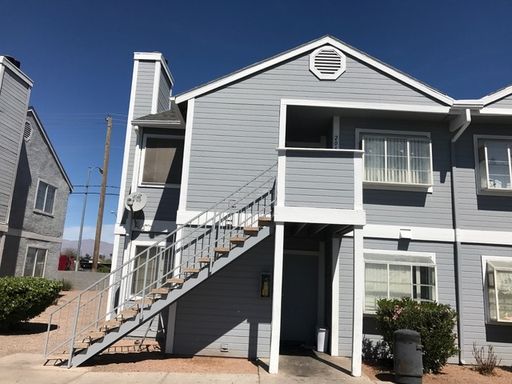 Cape Cod- 2 Bedroom Unit!! – photo 1