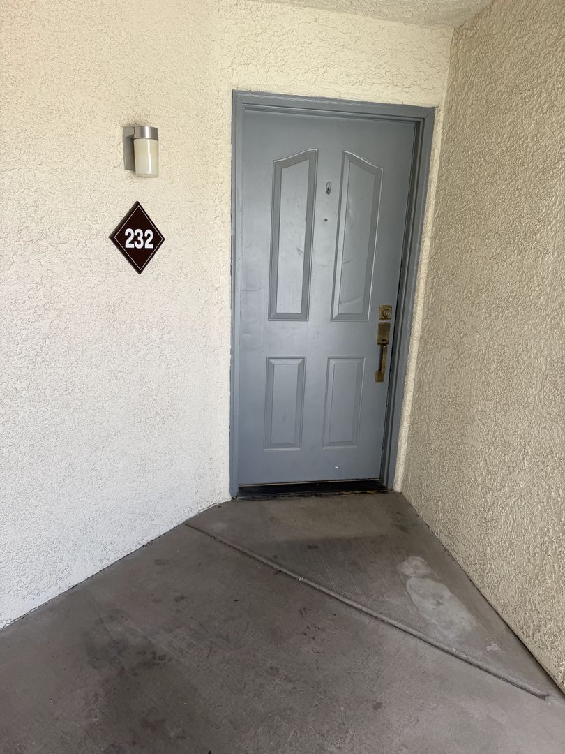 Las Vegas House: 8455 W. Sahara Ave #232