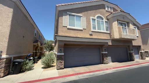Henderson 3 Bedroom Townhouse! – photo 1
