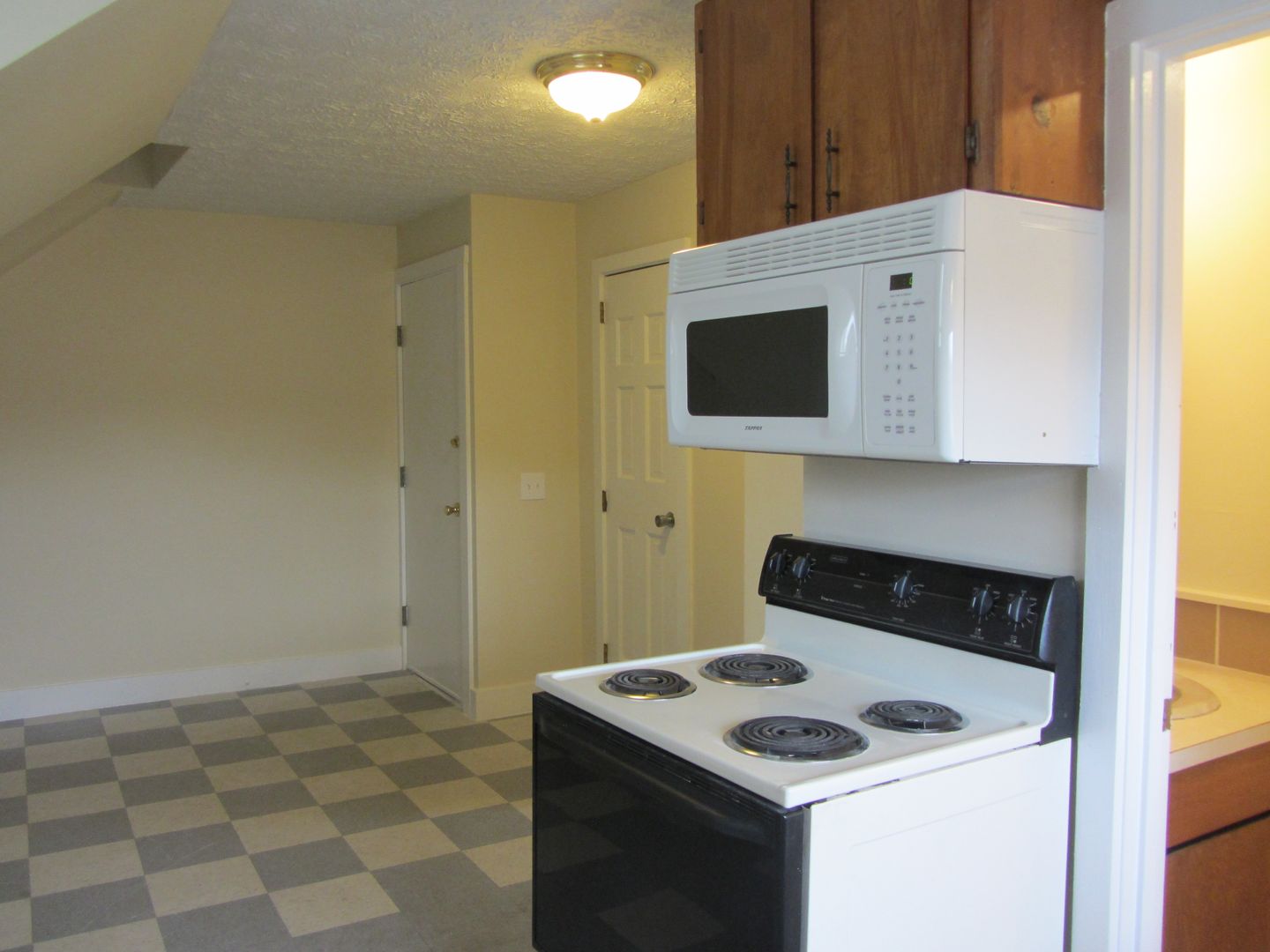 Biddeford Apartment: 406 Main St