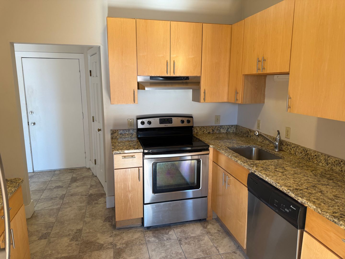 Biddeford Apartment: 105 Main St
