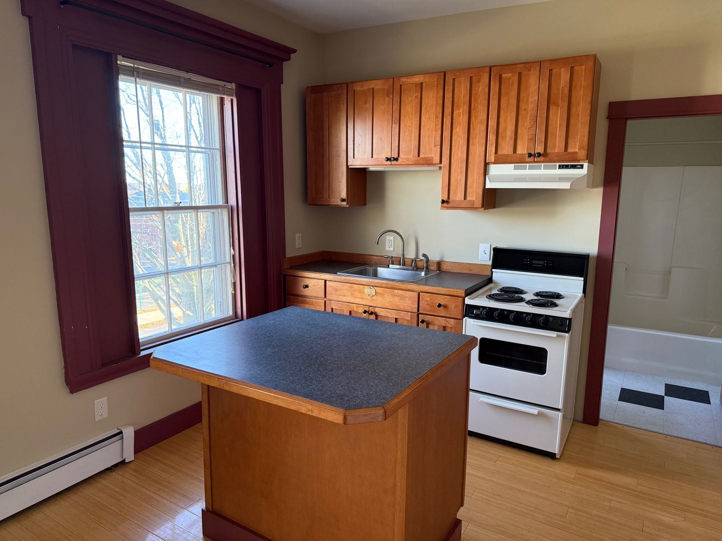 Biddeford Apartment: 50 Adams St