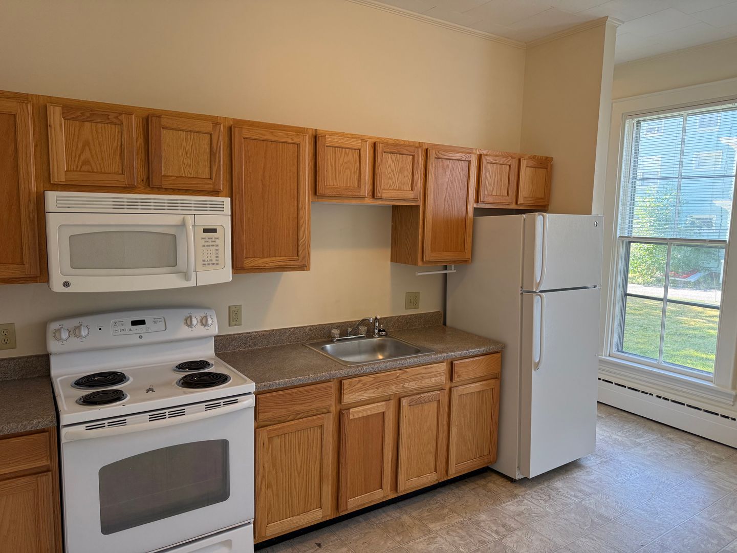 Saco Apartment: 21 Storer St