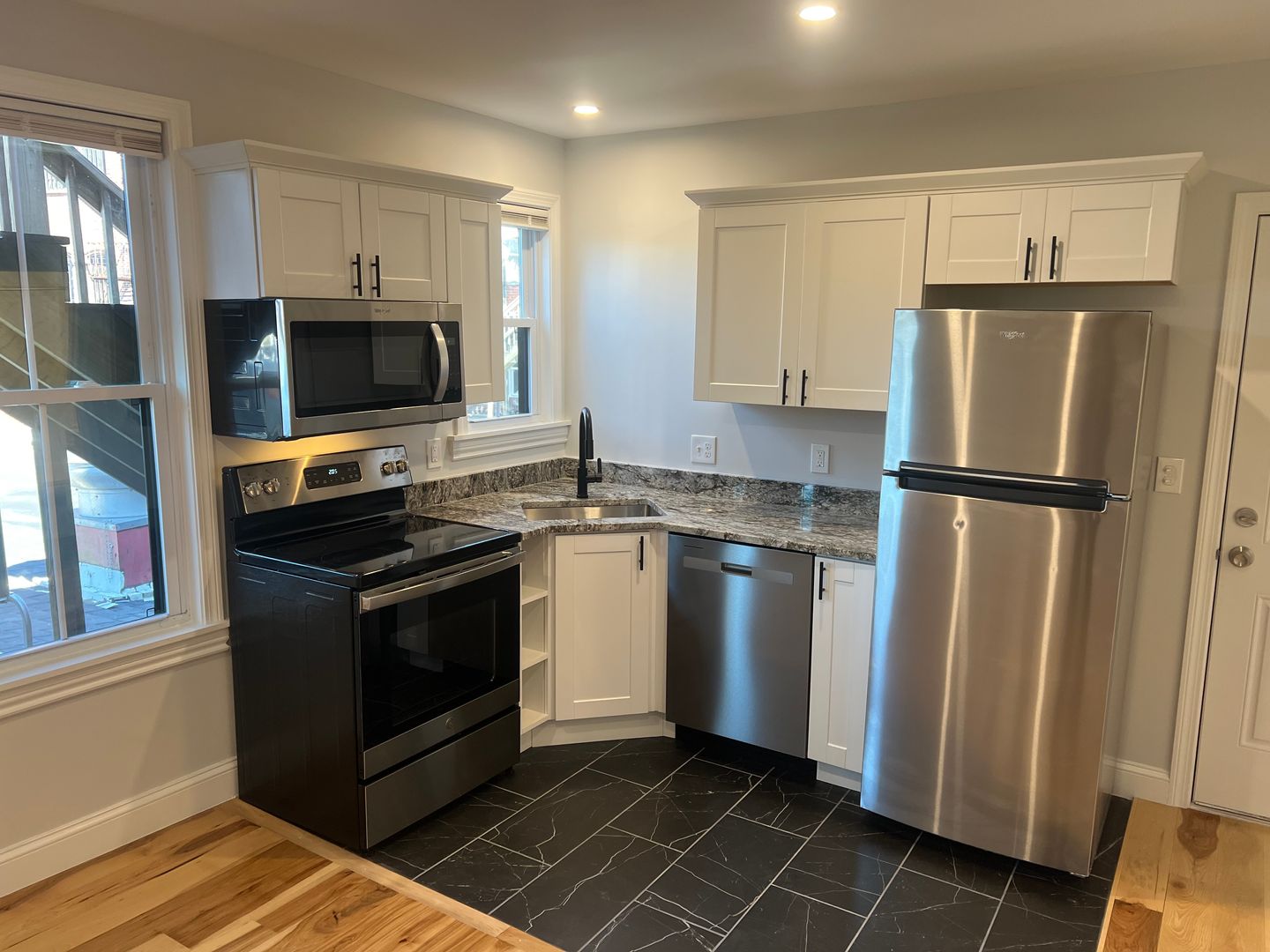 Biddeford Apartment: 20 Alfred St