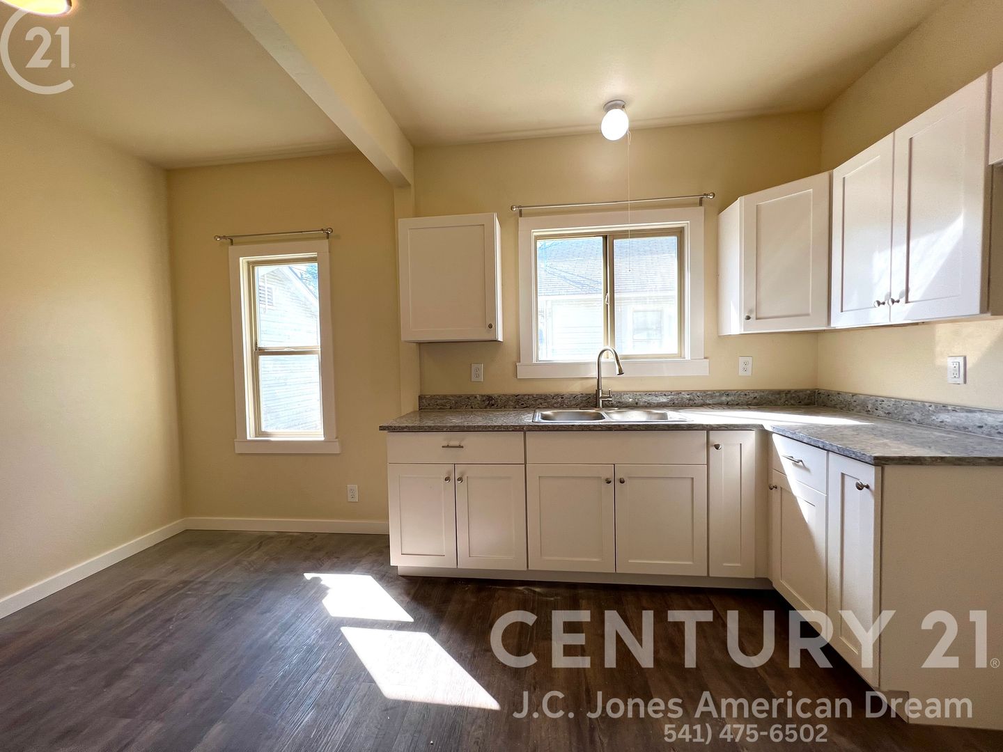 Medford Apartment: 325 W. 4th