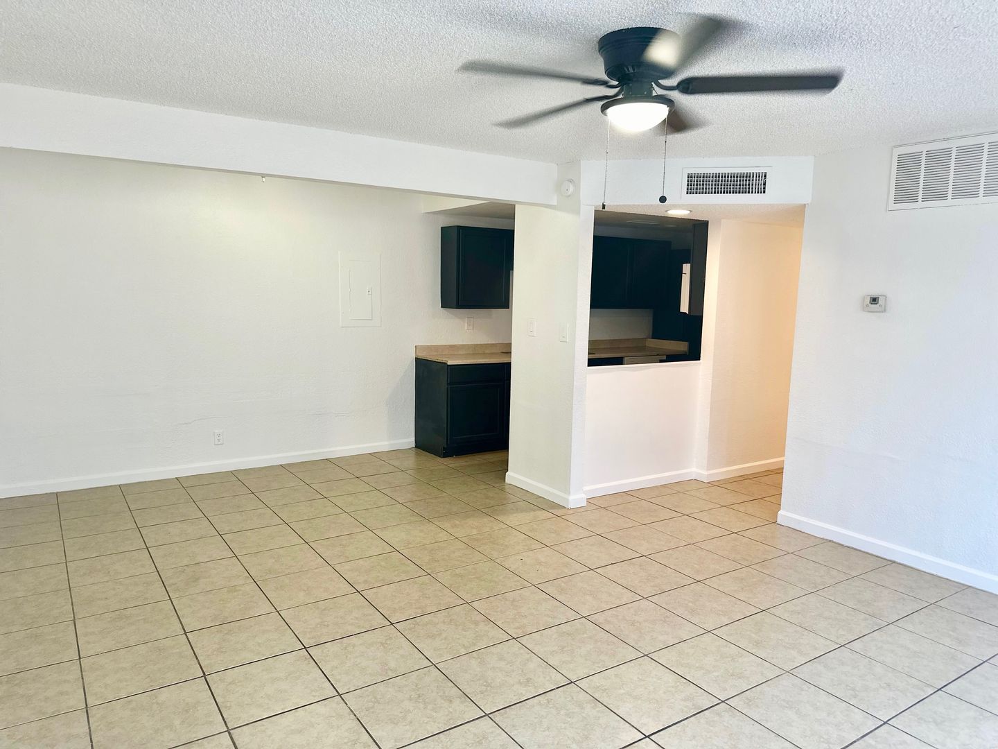 Mesa Apartment: 424 W. Brown Road