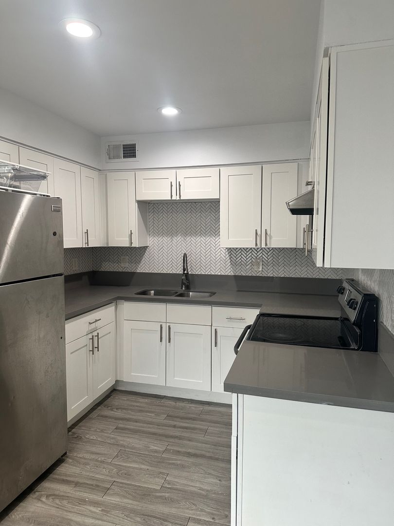 Apartment kitchen — representative home at Urbana at Arcadia.