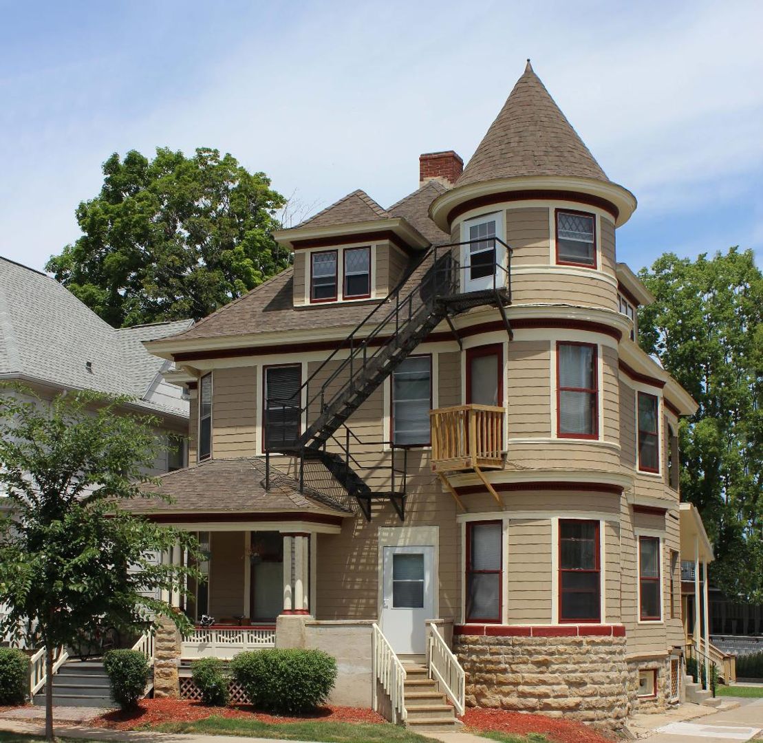 Madison Apartment: 301 N. Pinckney Street