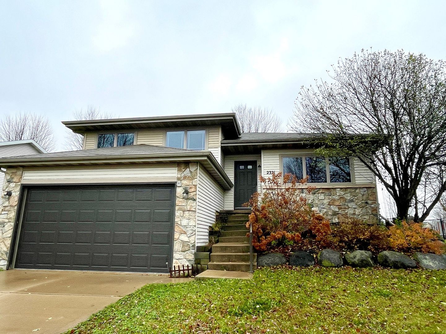 Madison House: 2321 Talc Trl.