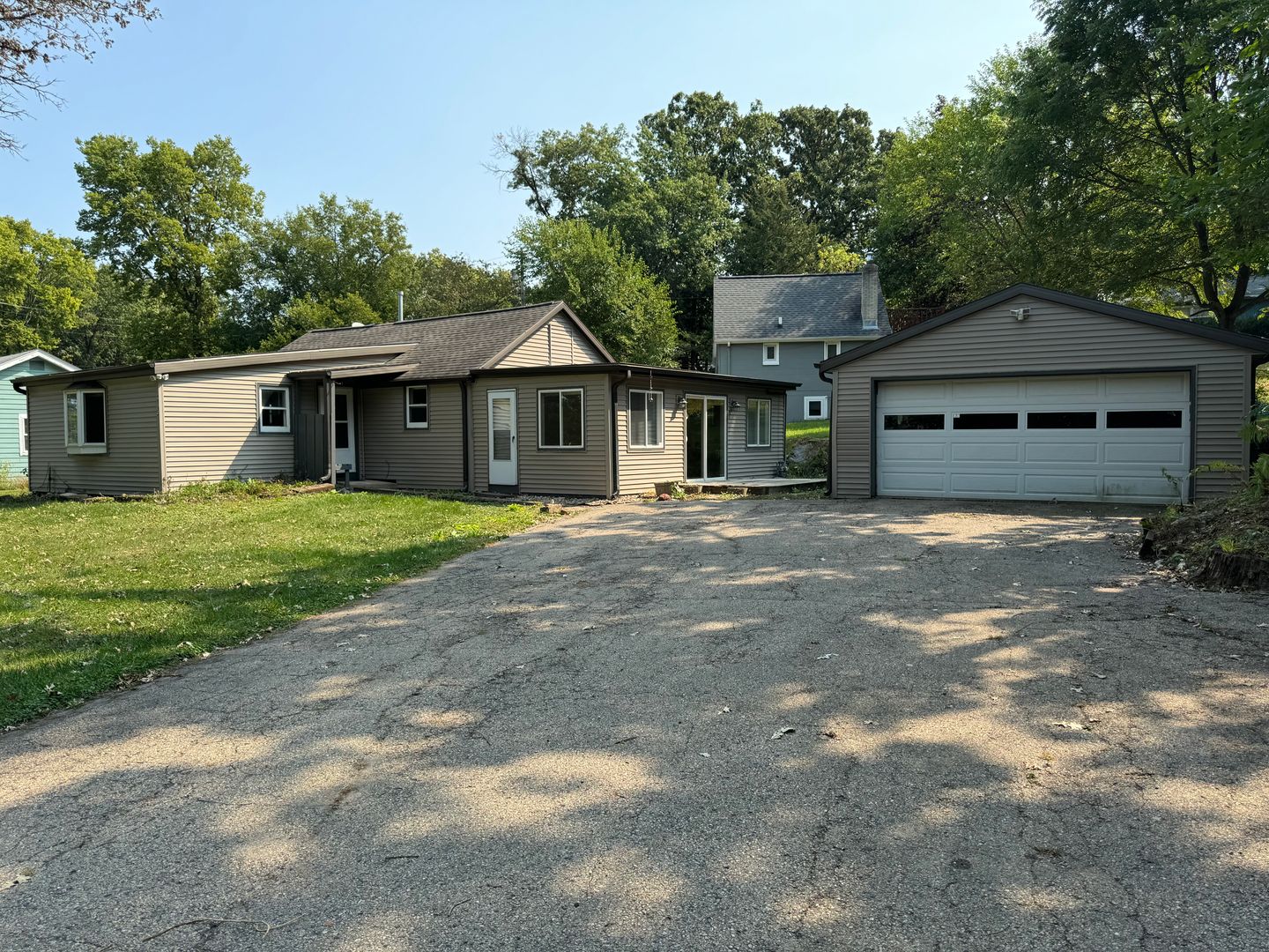 Madison House: 4675 Goodland Park Road