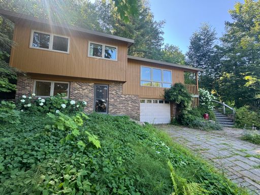 3 Bedroom, 2 Bath, Furnished Home in Houghton