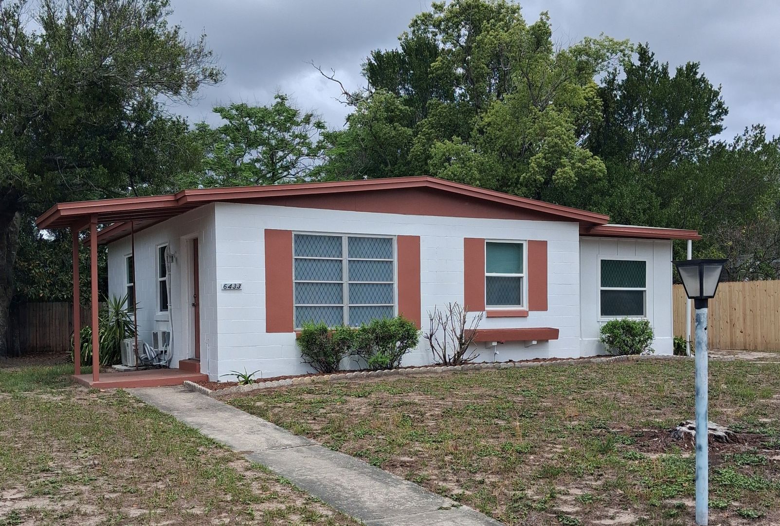 Spring Hill House: 6433 Holiday Drive