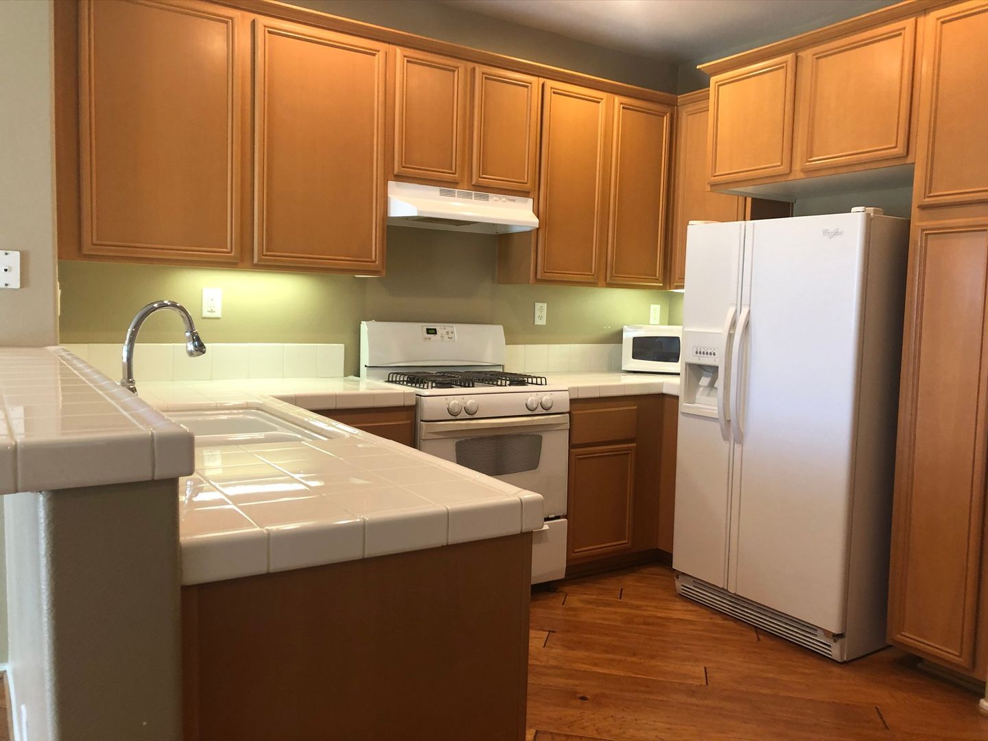 Lake Elsinore House: 1800 East Lakeshore Drive #2401