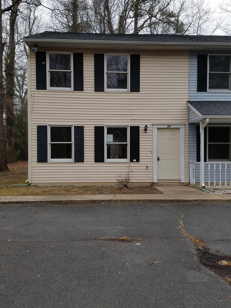 Colonial Beach Townhome: 105 10th Street