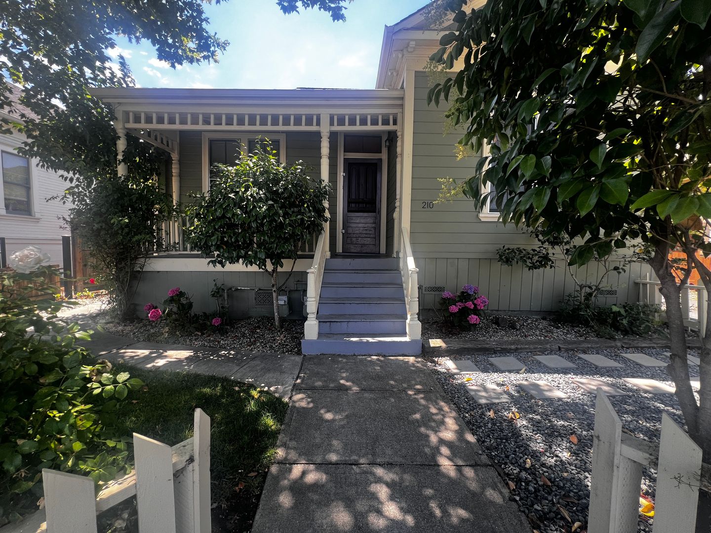 Petaluma Apartment: 210 Fifth Street