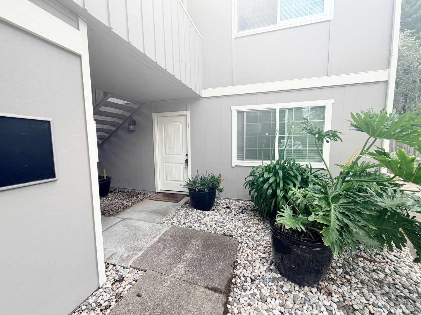 Santa Rosa Apartment: 92 Hendley Street